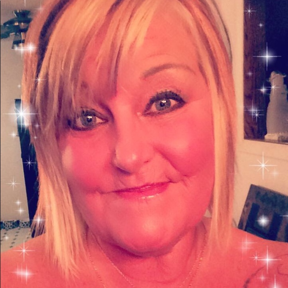 Meet your Posher, Lori